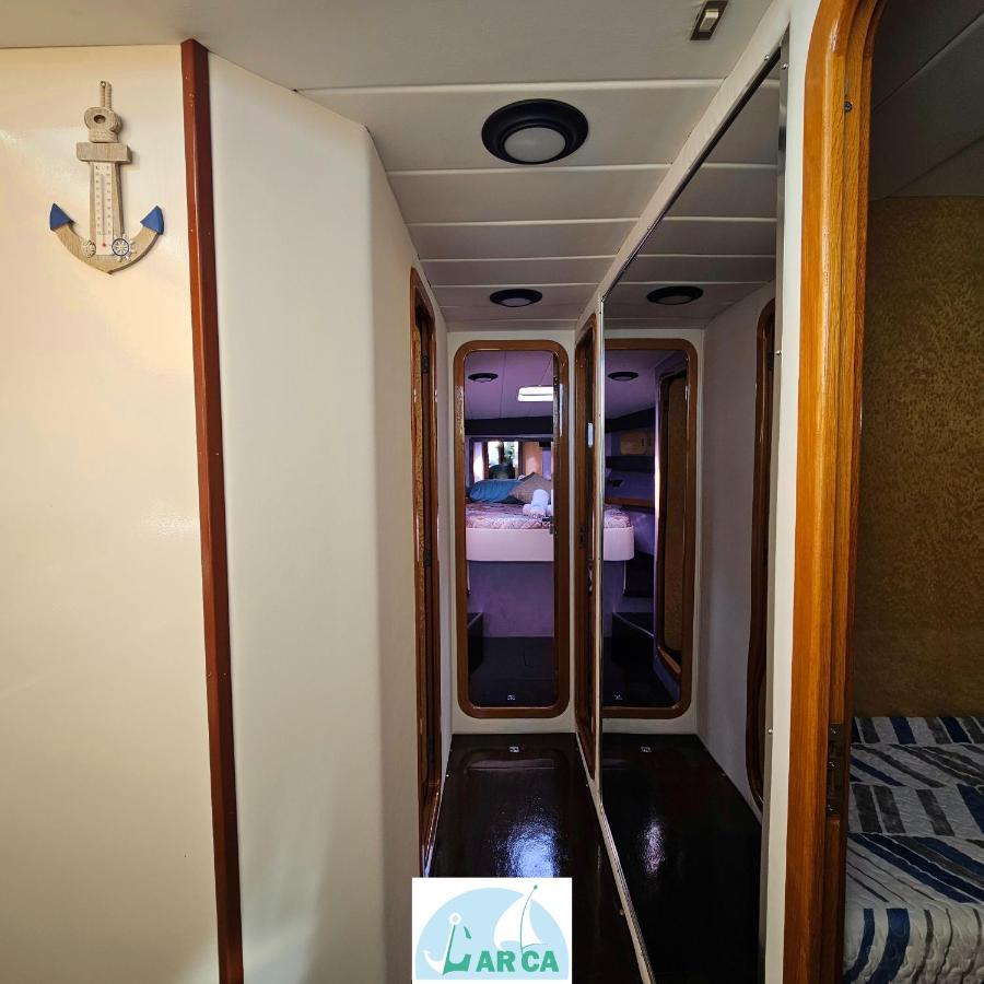 מלון נאפולי Boat And Breakfast Monica מראה חיצוני תמונה