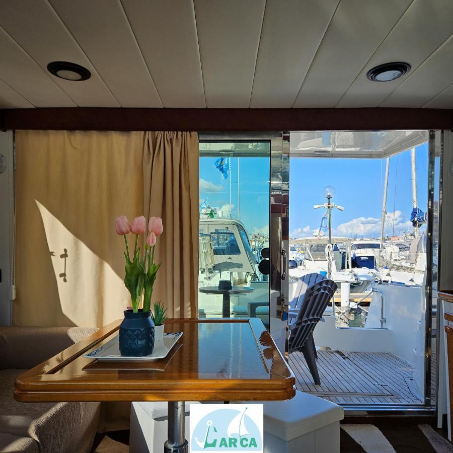 מלון נאפולי Boat And Breakfast Monica מראה חיצוני תמונה