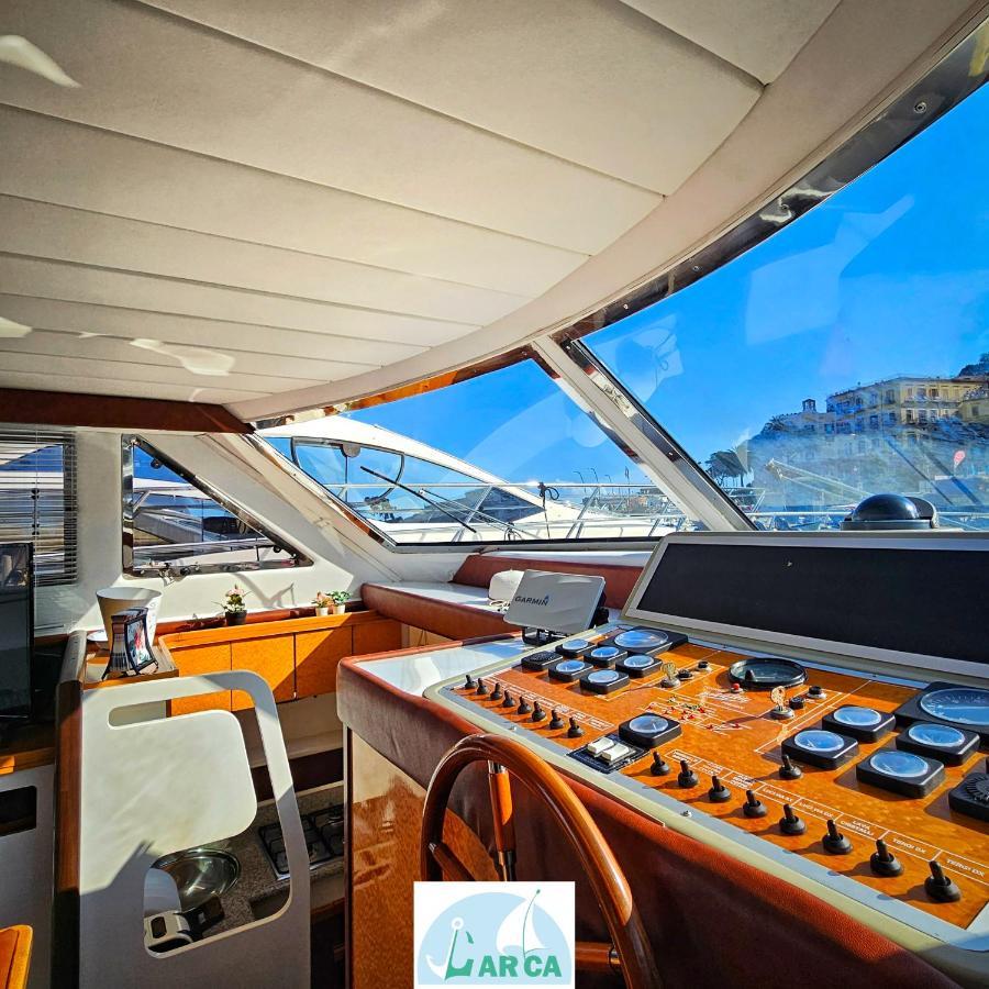 מלון נאפולי Boat And Breakfast Monica מראה חיצוני תמונה