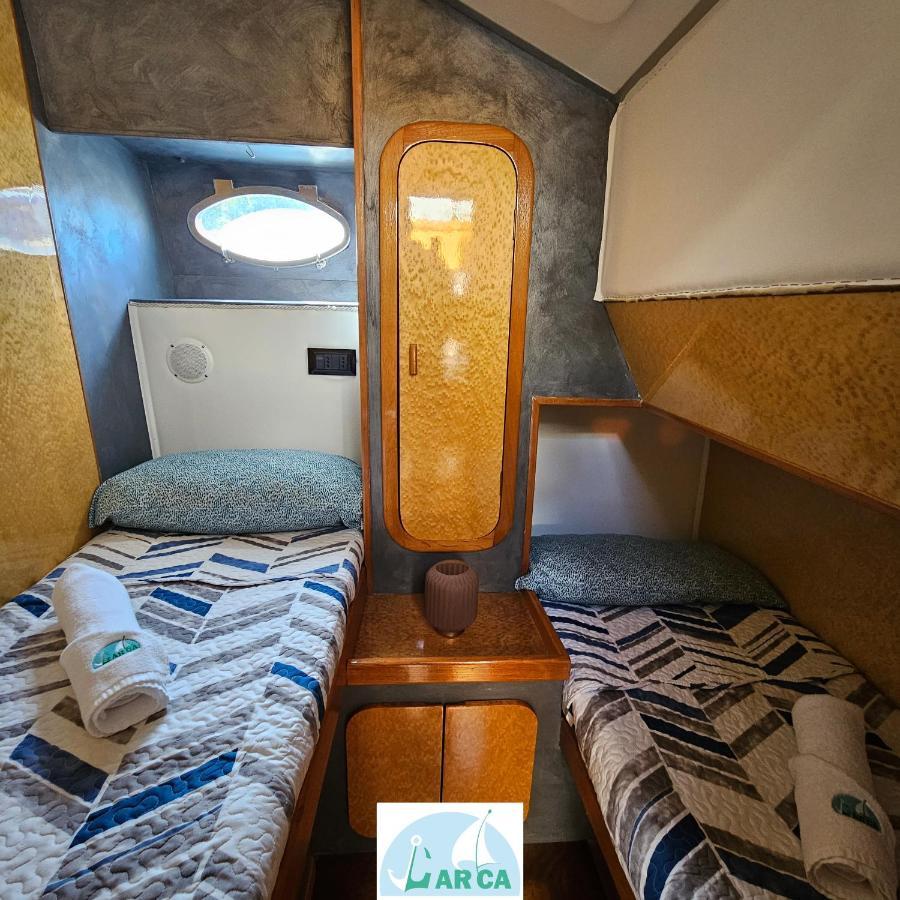 מלון נאפולי Boat And Breakfast Monica מראה חיצוני תמונה