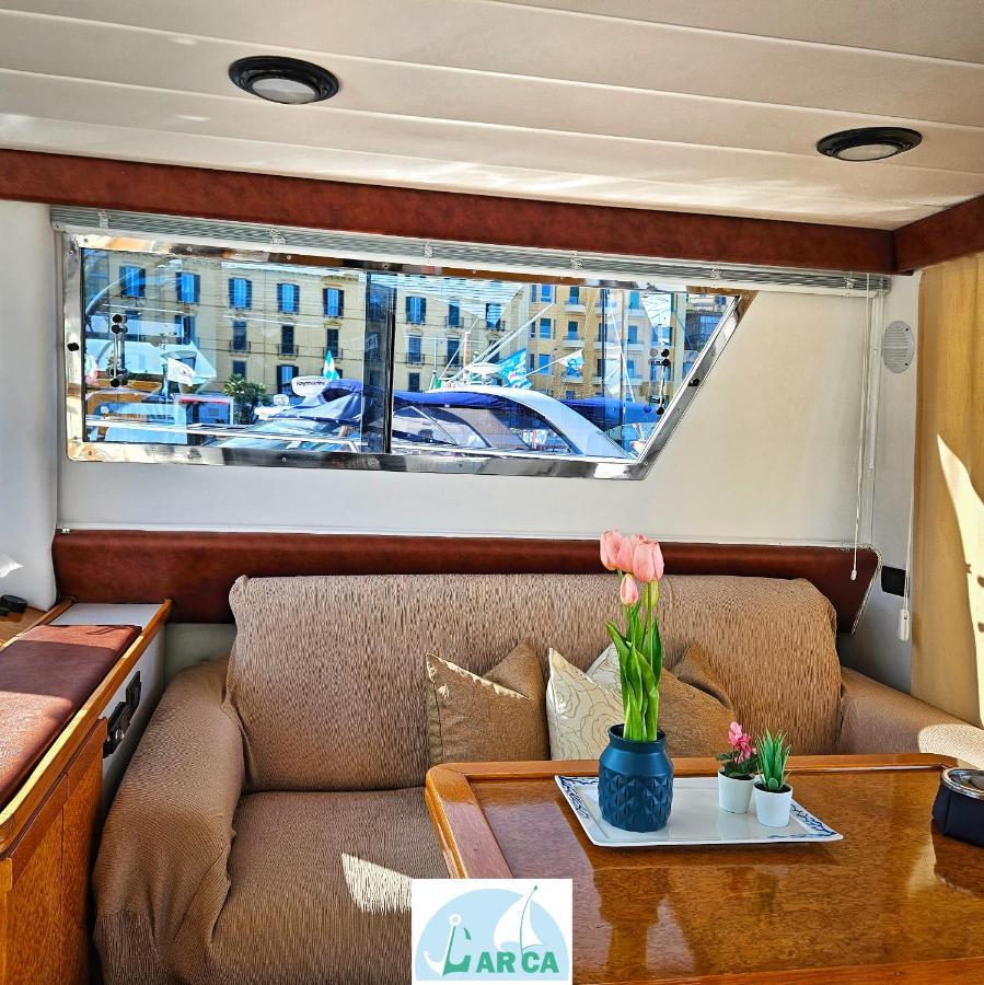 מלון נאפולי Boat And Breakfast Monica מראה חיצוני תמונה